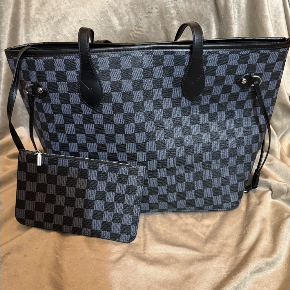 Checkered Tote Bag with Pouch